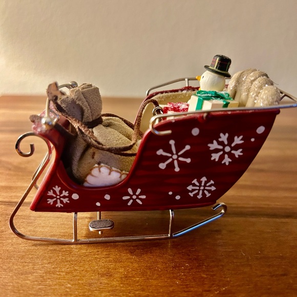 2003 Hallmark Keepsake Ornament "Santa's Magic Sleigh - Picture 3 of 6